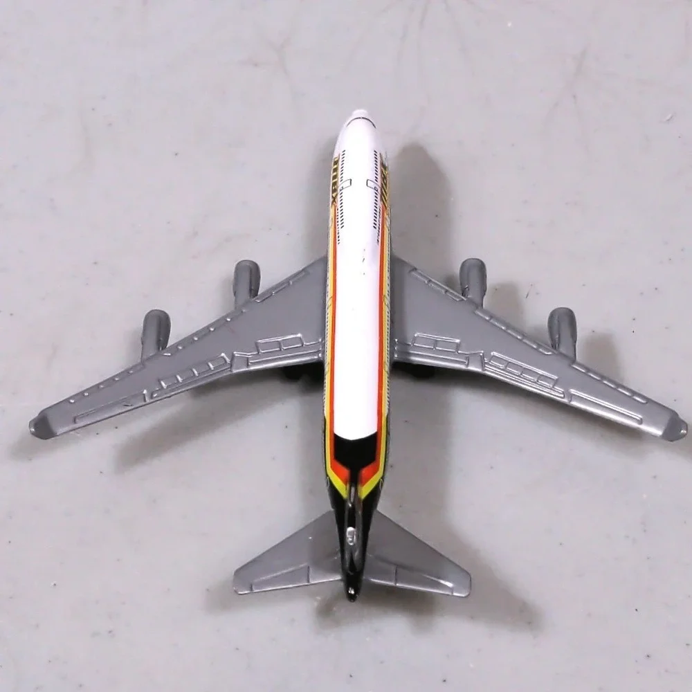 Vintage 2006 Matchbox Sky Busters Boeing International Diecast Airplane 2006 Toy